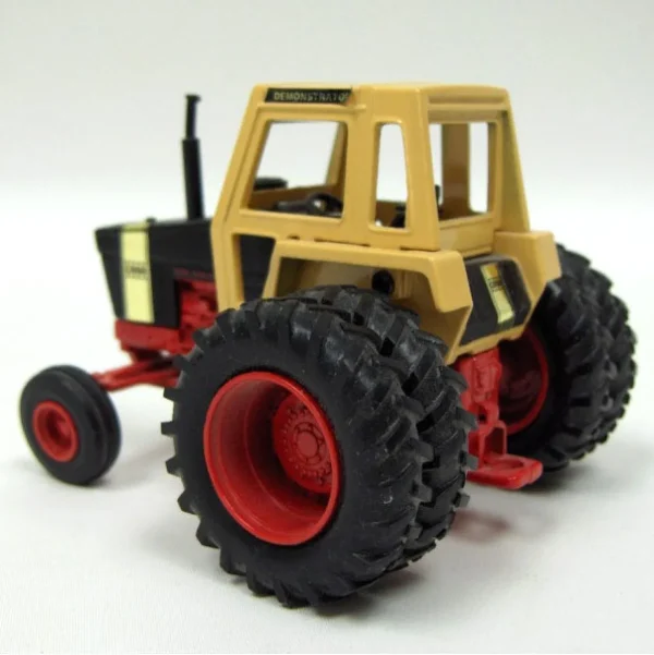 Manufacturer_ERTL Tractors<1/43 Case 1170 Agri King Tractor with Cab & Duals, 1996 National Farm Toy Show