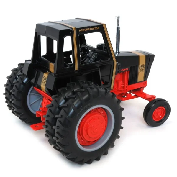Manufacturer_ERTL Tractors<1/16 Case 1170 Black Knight with Duals, Collectors Edition