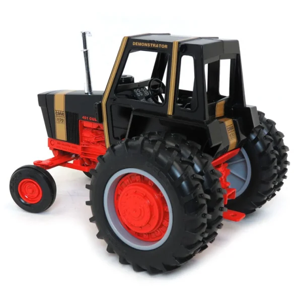 Manufacturer_ERTL Tractors<1/16 Case 1170 Black Knight with Duals, Collectors Edition