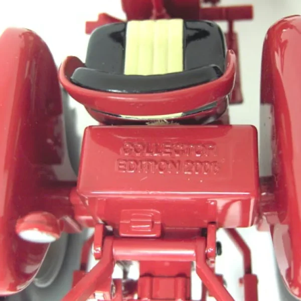 Manufacturer_ERTL Tractors<1/16 Collector Edition International 460 Utility Diesel