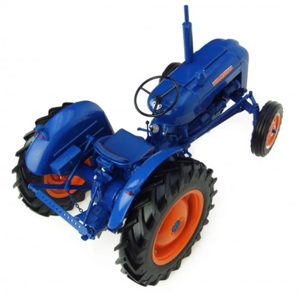 Outback Toys Tractors<1/16 Fordson Dexta (1960-1962) by Universal Hobbies