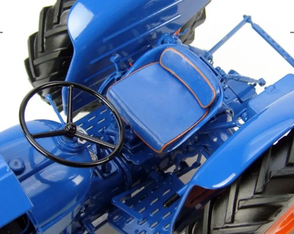 Outback Toys Tractors<1/16 Fordson Dexta (1960-1962) by Universal Hobbies