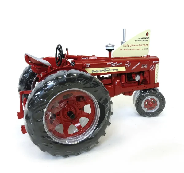 Manufacturer_SpecCast Tractors<1/16 High Detail IH Farmall 350 Demonstrator Narrow Front