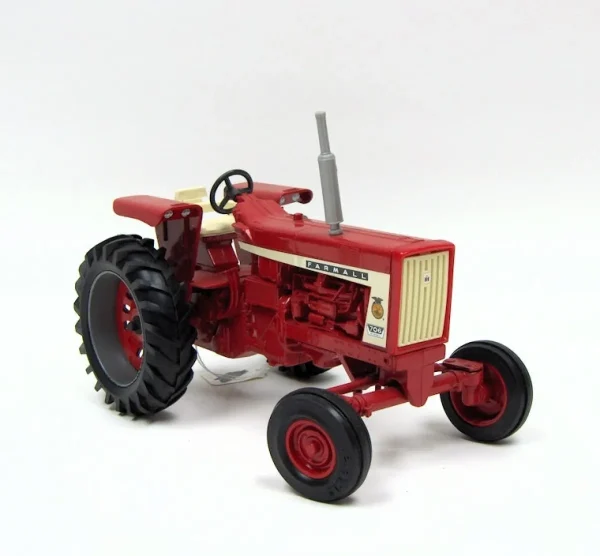 Manufacturer_ERTL Tractors<1/16 IH Farmall 706 Wide Front Diesel, 1996 Iowa FFA