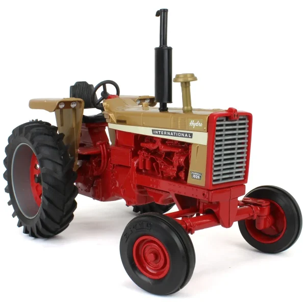 Manufacturer_ERTL Tractors<1/16 International 1026 Golden Demonstrator Tractor with Fenders
