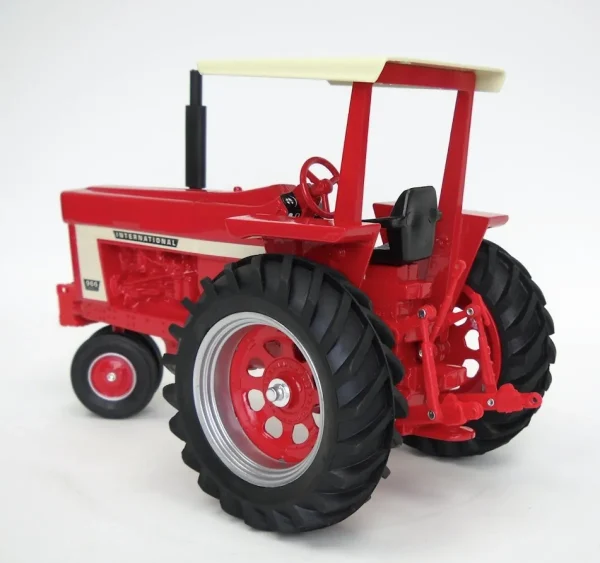 Manufacturer_Scale Models Tractors<1/16 International Farmall 966 Narrow Front with ROPS, 2005 Ontario Toy Show