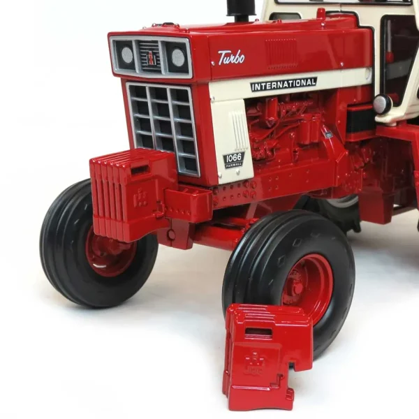 Manufacturer_ERTL Tractors<1/16 International Harvester 1066 Cab with Duals, ERTL Prestige Collection