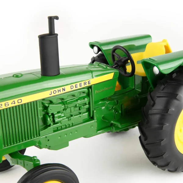 Manufacturer_ERTL Tractors<1/16 John Deere 2640 Field of Dreams Tractor with Baseball