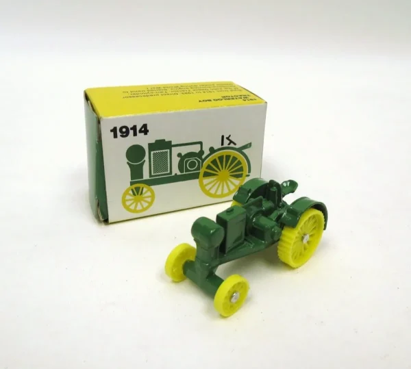 Manufacturer_ERTL Tractors<1/64 John Deere 1914 Waterloo Boy without Rear Hook, Made in the USA by ERTL