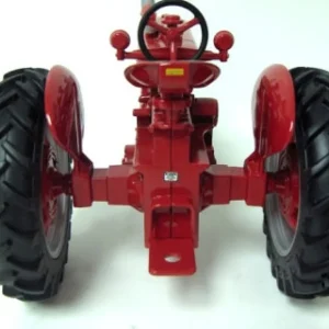 Manufacturer_ERTL Tractors<1/16 Limited Edition IH Farmall Super M, 2005 IA Corn Grower's Assoc., 4th in Series