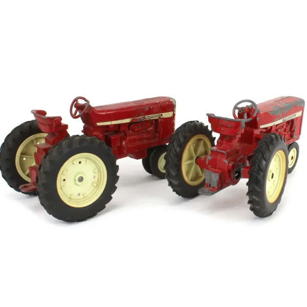 Manufacturer_ERTL Tractors<Lot of (2) 1/16 International Tractors
