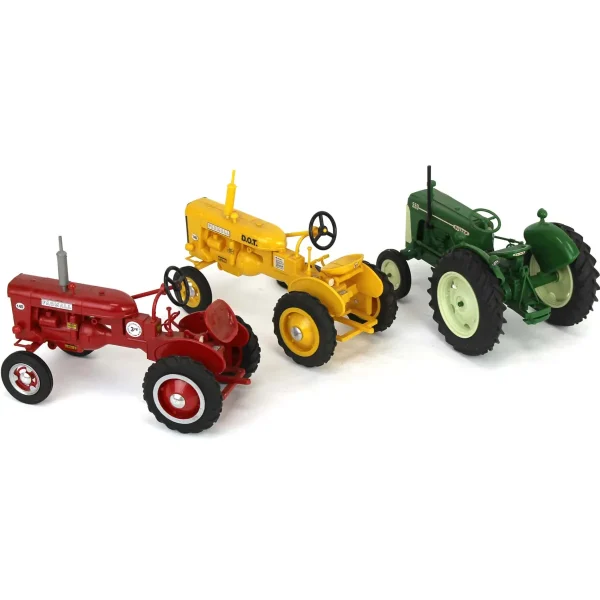 Manufacturer_ERTL Tractors<Lot of (2) Plastic Farmall Tractors and (1) Plastic Oliver Tractor