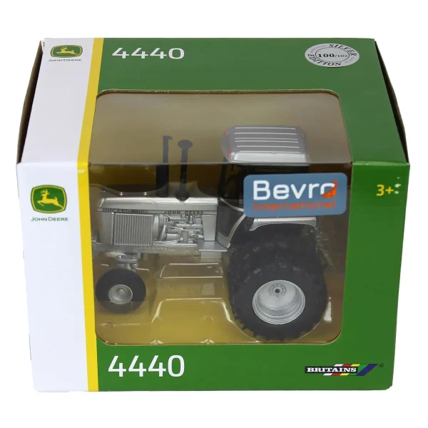 Manufacturer_ERTL Tractors<Silver Chase Unit ~ 1/32 John Deere 4440 with Cab & Rear Duals, Only 102 Made