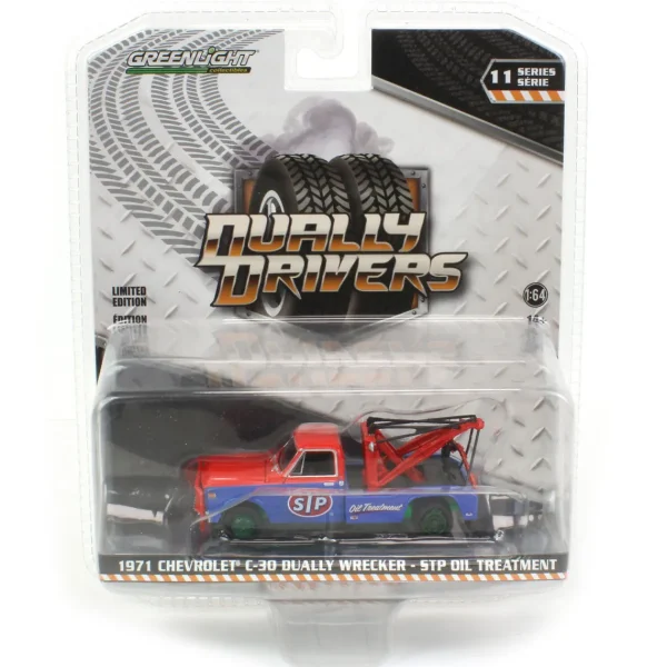 Manufacturer_Greenlight Collectibles Pickup Trucks<1/64 1971 Chevrolet C-30 Wrecker, STP Oil, Dually Drivers 11--CHASE UNIT