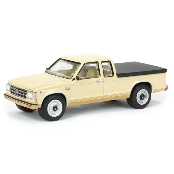 Manufacturer_Greenlight Collectibles Pickup Trucks<1/64 1983 Chevrolet S-10 Durango with Bed Cover, Blue Collar Series 11