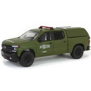Manufacturer_Greenlight Collectibles Emergency Vehicles<1/64 2021 Chevrolet Silverado LT Trail Boss Z71 with Camper Shell, Carabineros De Chile