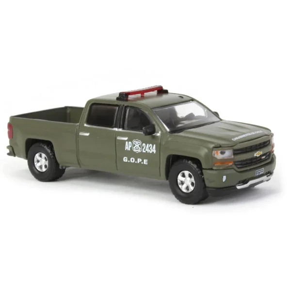 Manufacturer_Greenlight Collectibles Emergency Vehicles<1/64 2018 Chevrolet Silverado Z71 Carabineros de Chile Police, GOPE