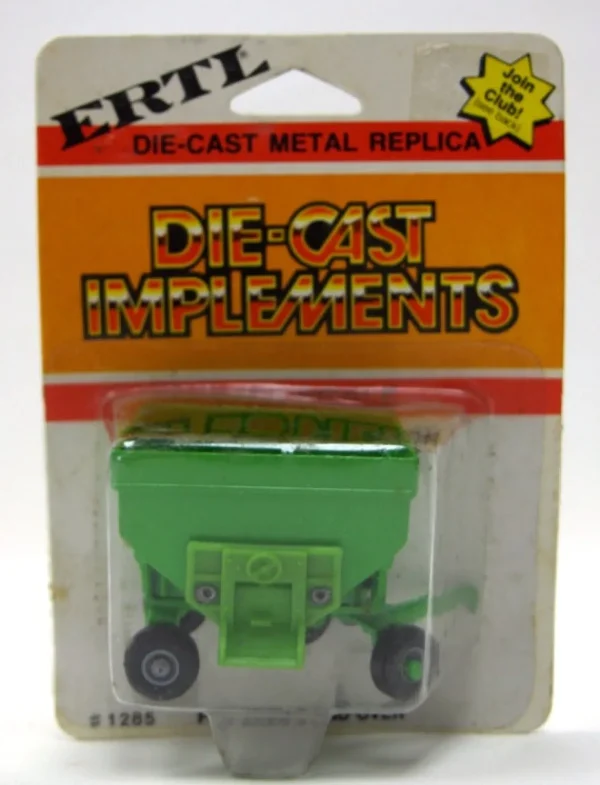 Manufacturer_ERTL Implements<1/64 Deutz-Allis Green Gravity Wagon by ERTL