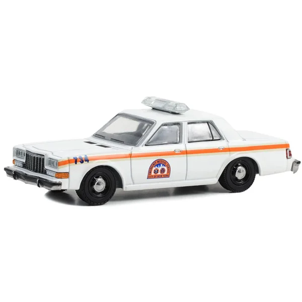 Manufacturer_Greenlight Collectibles Emergency Vehicles<1/64 1983 Dodge Diplomat, NYC EMS First Responders, Hobby Exclusive
