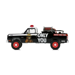 Manufacturer_Greenlight Collectibles Cars & Suvs | Pickup Trucks<1/64 1987 Dodge Ram D250 with Fire Equipment, Hose & Tank, Smokey Bear Series 4