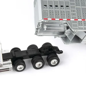 Manufacturer_ERTL Agricultural Trucks<1/32 Freightliner 122SD Semi with Livestock Trailer & Cattle by ERTL
