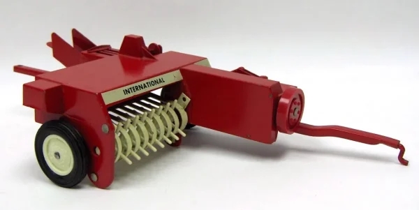 Manufacturer_ERTL Implements<1/16 International Baler with Bales, Made in the USA by ERTL