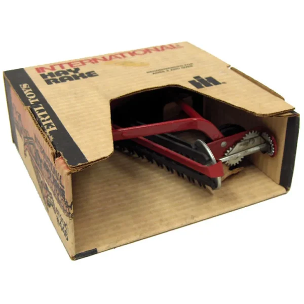 Manufacturer_ERTL Implements<1/16 International Red Hay Rake by ERTL, Made in the USA