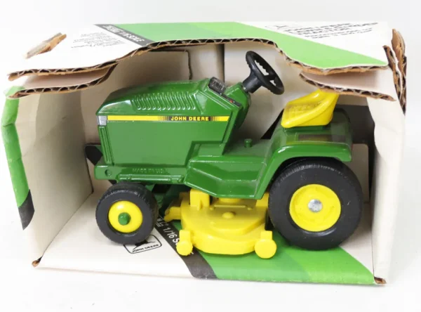 Manufacturer_ERTL Lawn & Garden<1/16 John Deere Lawn & Garden Tractor