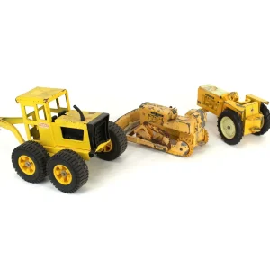 Manufacturer_ERTL Loaders<Lot of (1) 1/16 International Tractor, (1) John Deere Tractor with Blade and (1) Rear Body of Grader