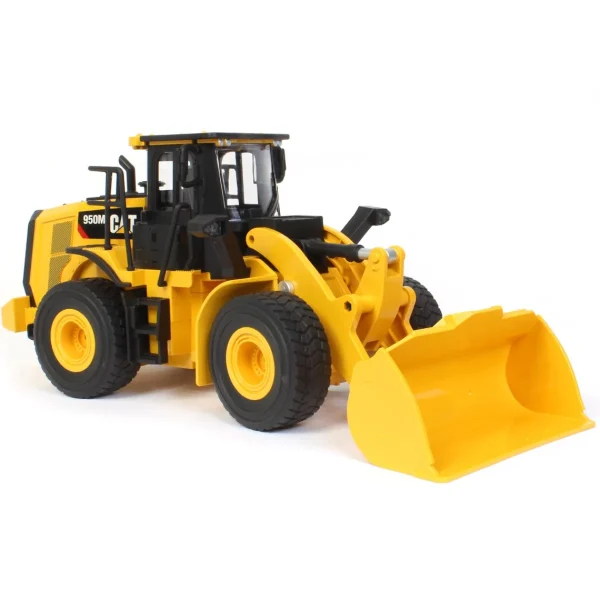 Manufacturer_Diecast Masters Radio Control<1/24 Radio Control Caterpillar 950M Wheel Loader, Made of Durable Plastic