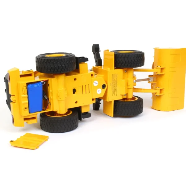 Manufacturer_Diecast Masters Radio Control<1/24 Radio Control Caterpillar 950M Wheel Loader, Made of Durable Plastic