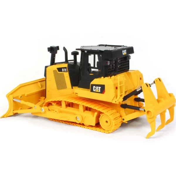 Manufacturer_Diecast Masters Radio Control<1/24 Radio Control Caterpillar D7E Track-Type Tractor Dozer, Made of Durable Plastic