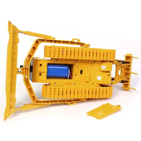Manufacturer_Diecast Masters Radio Control<1/24 Radio Control Caterpillar D7E Track-Type Tractor Dozer, Made of Durable Plastic