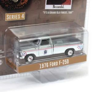 Manufacturer_Greenlight Collectibles Cars & Suvs | Pickup Trucks<Raw Chase Unit ~ 1/64 1976 Ford F-250, Smokey Bear Series 4