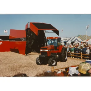 Outback Toys Books, Calendars & Dvds<Red Tractors 1958-2022: The Authoritative Guide to International Harvester and Case IH Tractors